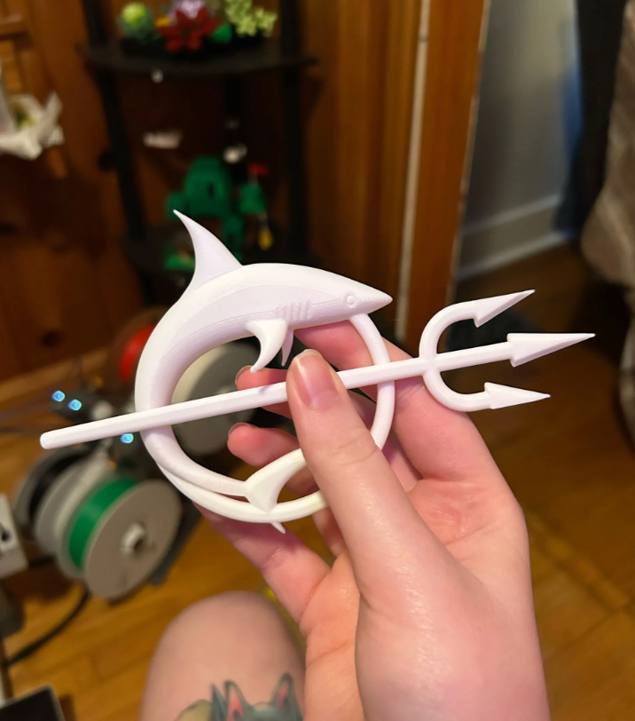 shark hair pin