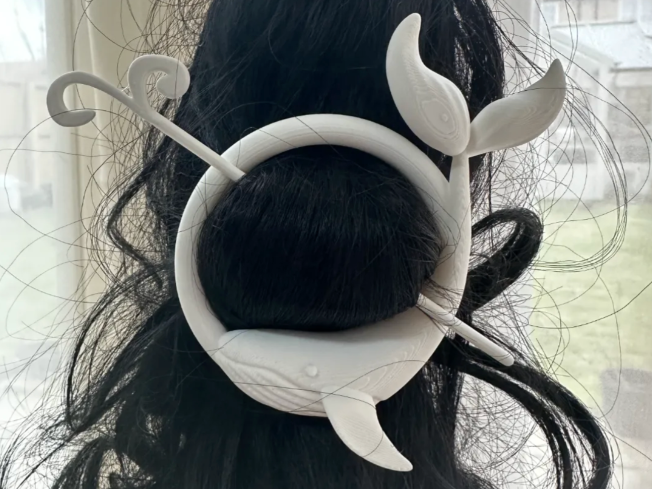 whale hair pin